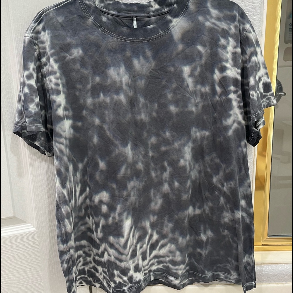 lululemon All Yours Tee sz 8